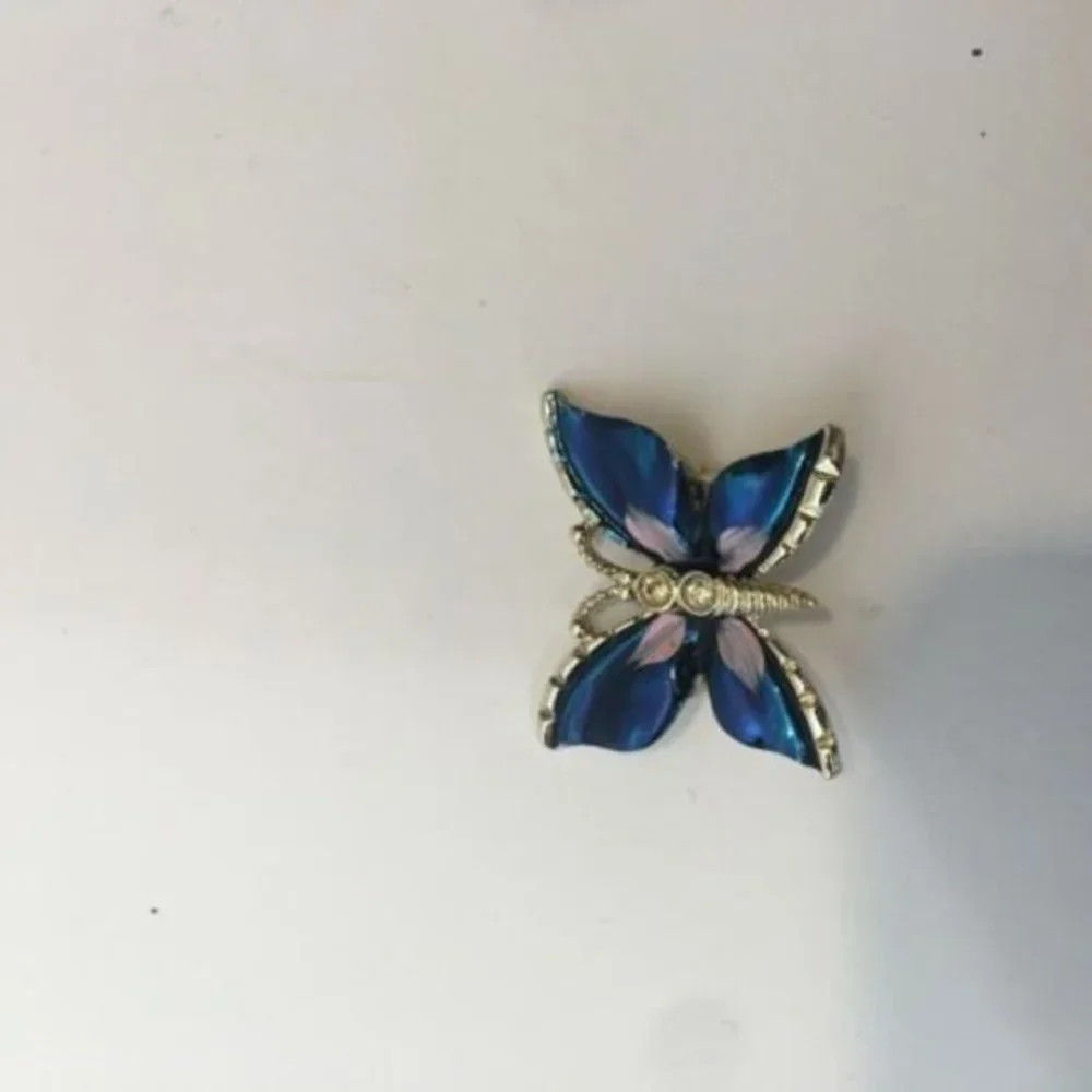 Beautiful BLUE BUTTERFLY BROOCH Lapel PIN Enamel ‎ Rhinestone Gold Tone Jewelry